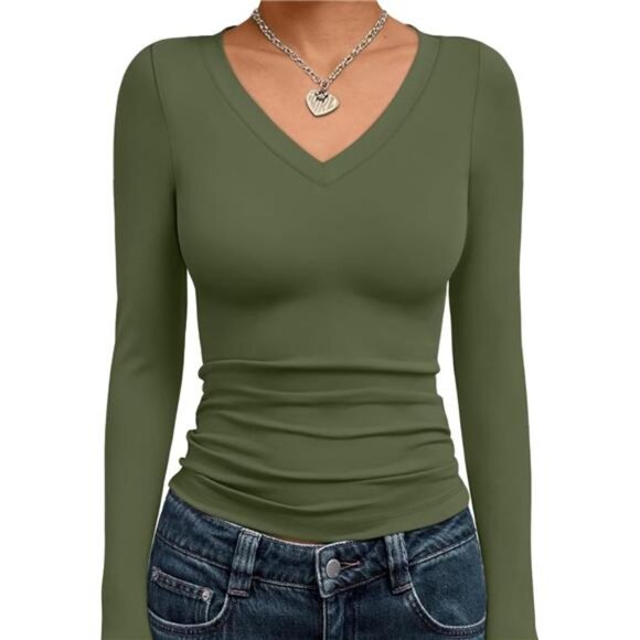 Tops - Slim Fit V-Neck Long Sleeve Athletic Crop Top